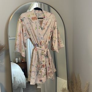 Flora Nikrooz Luxe Sateen Light Pink Floral Silk Printed Robe